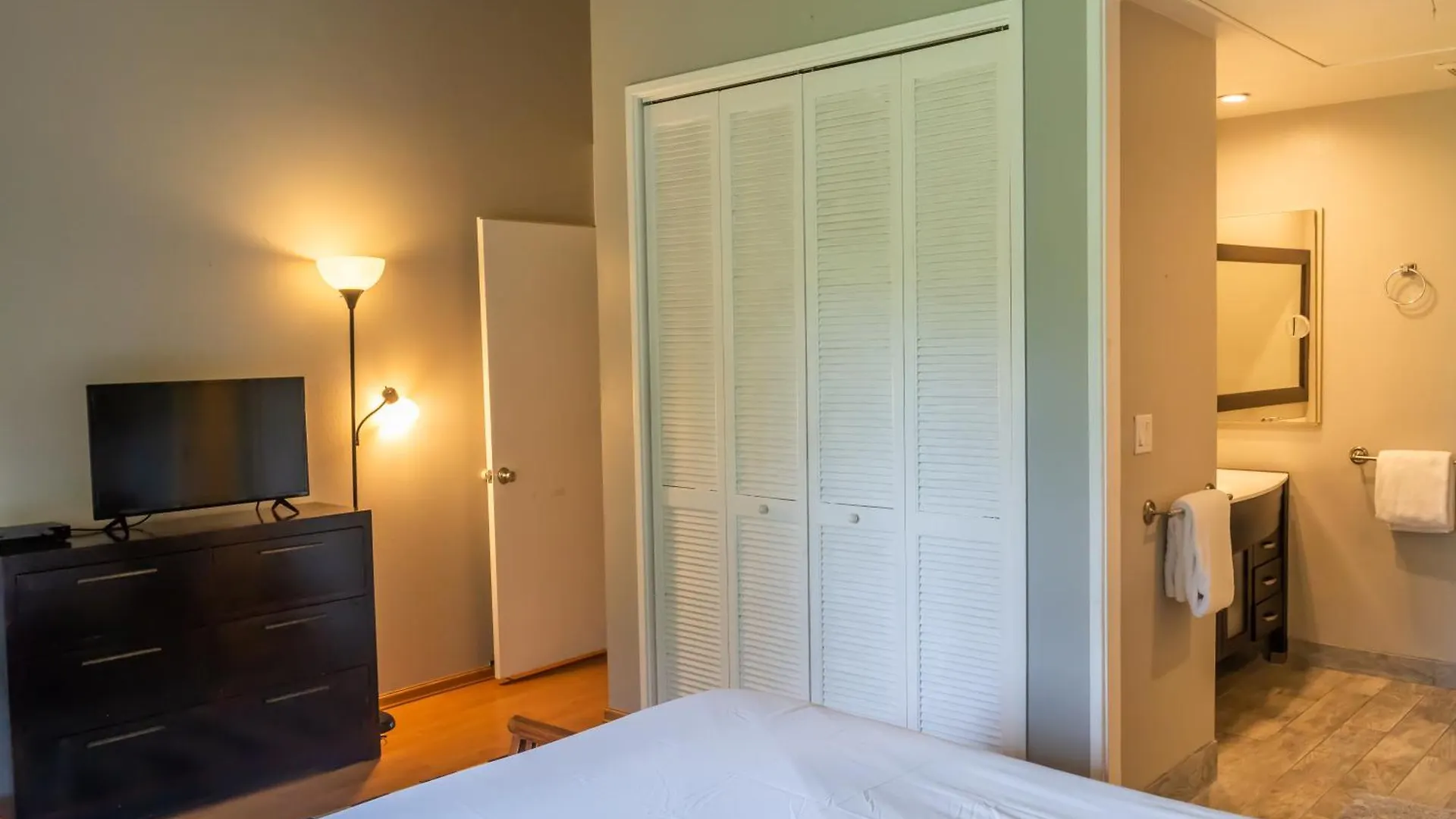 Rare 2 Bedroom & Loft Townhouse On The North Shore Kahuku Apartment