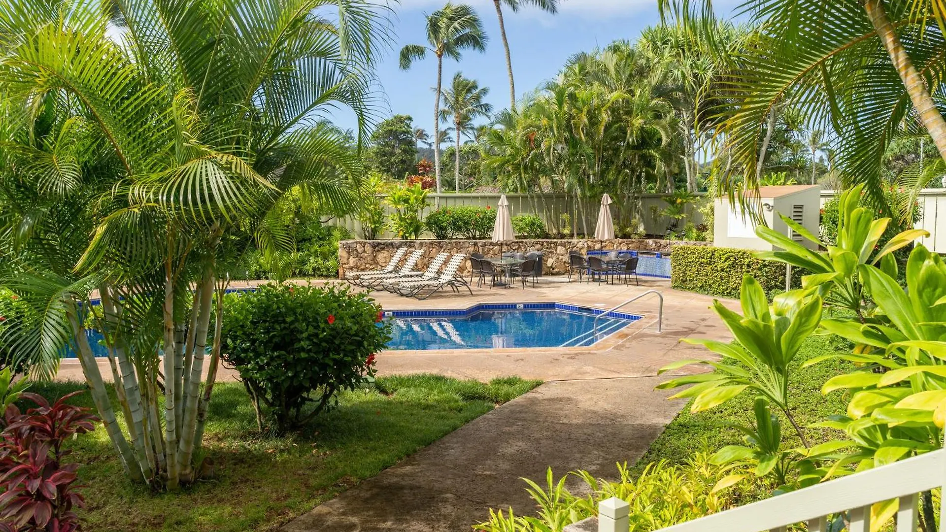 Rare 2 Bedroom & Loft Townhouse On The North Shore Kahuku